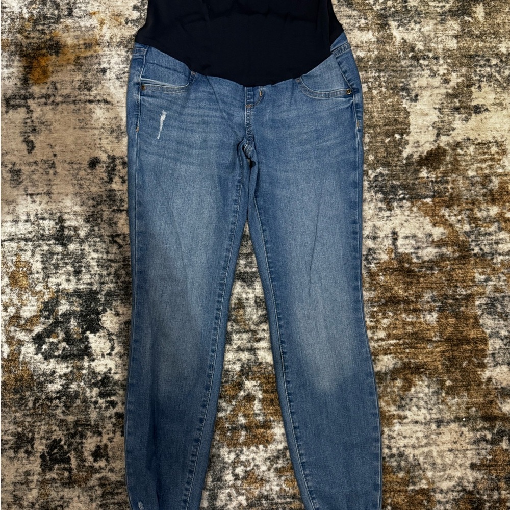 Woman’s maternity pants